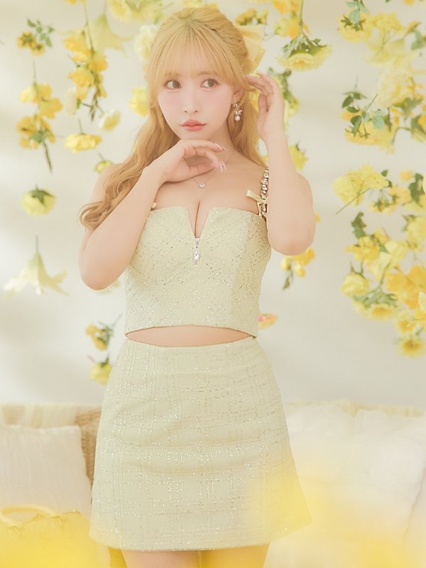 イエロー:モデル:三上悠亜 身長:159cm 着用サイズ:Sサイズ