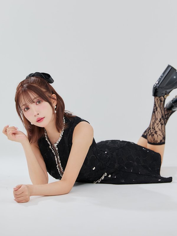 ブラック モデル：三上悠亜　身長：159cm　着用サイズ：Sサイズ