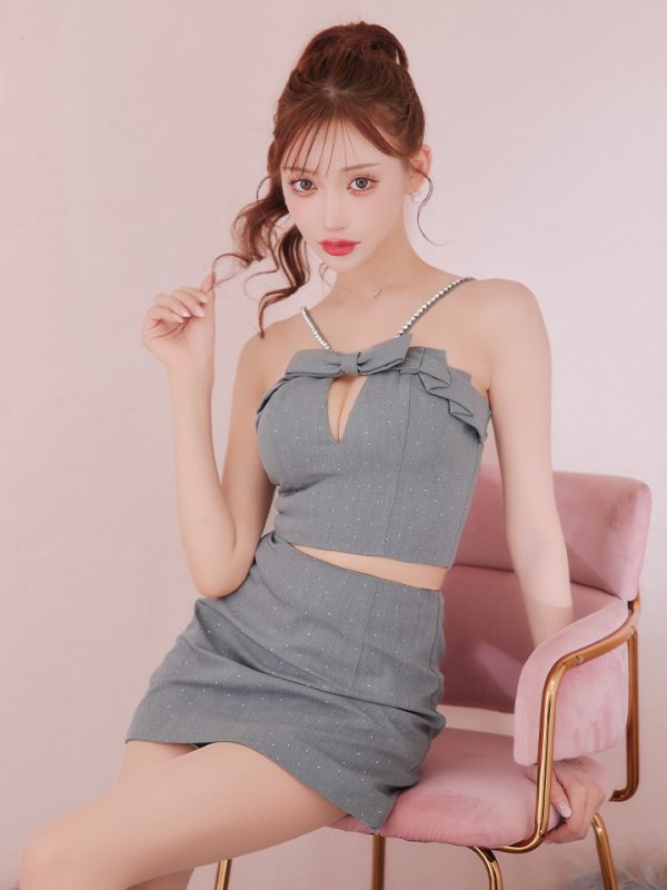 グレー　モデル：明日花キララ　身長162cm　着用サイズ：Sサイズ