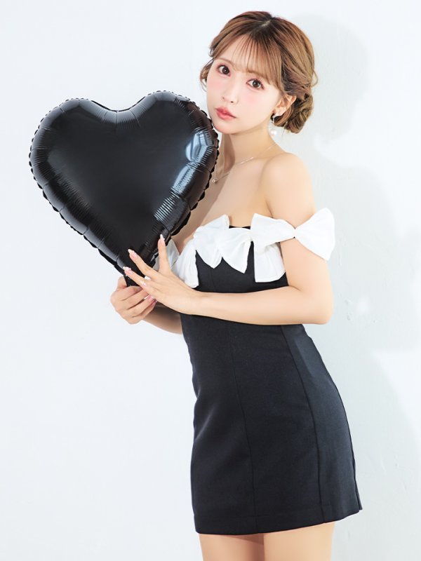 ブラック モデル：三上悠亜　身長：159cm　着用サイズ：Sサイズ