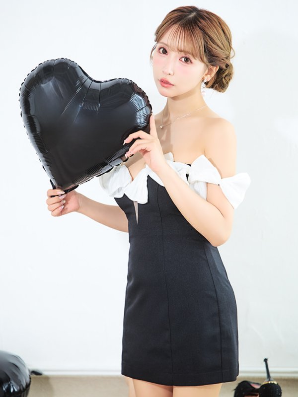 ブラック モデル：三上悠亜　身長：159cm　着用サイズ：Sサイズ