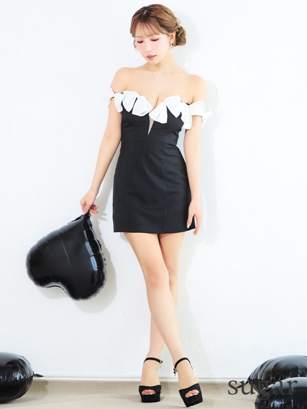 ブラック モデル：三上悠亜　身長：159cm　着用サイズ：Sサイズ