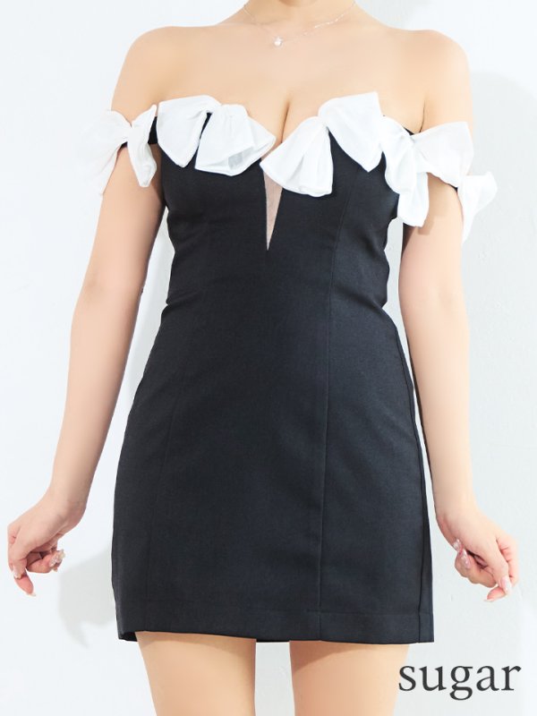 ブラック モデル：三上悠亜　身長：159cm　着用サイズ：Sサイズ