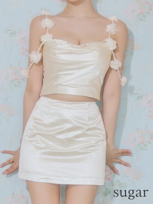 アイボリー モデル：三上悠亜　身長：159cm　着用サイズ：Sサイズ