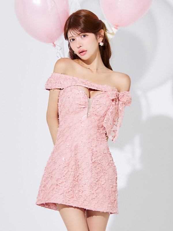 ピンク モデル：まりん　身長：164cm　着用サイズ：Sサイズ