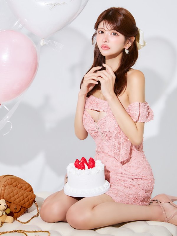 ピンク モデル：まりん　身長：164cm　着用サイズ：Sサイズ