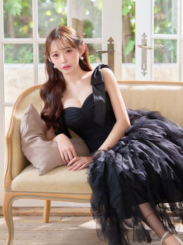 ブラック モデル：りな　身長：160cm　着用サイズ：Sサイズ