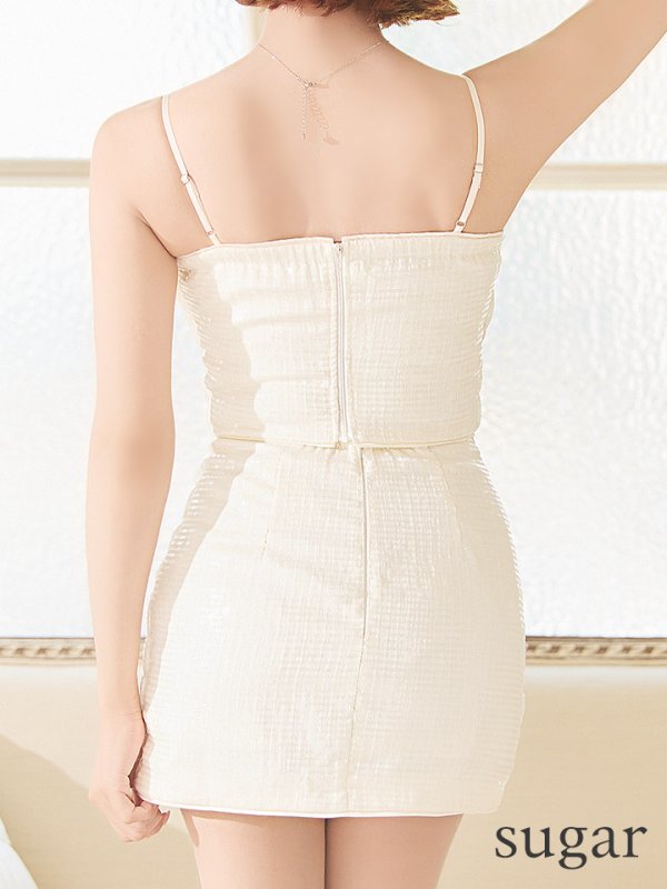 アイボリー モデル：明日花キララ　身長：162cm 着用サイズ：Sサイズ