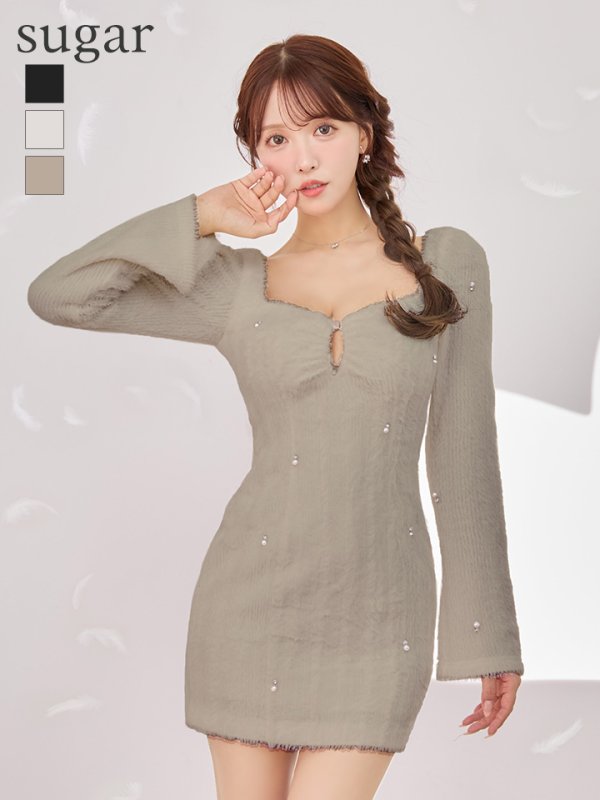 サンドベージュ モデル：三上悠亜　身長：159cm　着用サイズ：Sサイズ