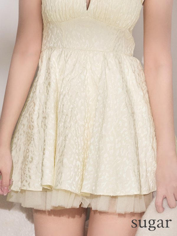 アイボリー モデル：三上悠亜　身長：159cm　着用サイズ：Sサイズ