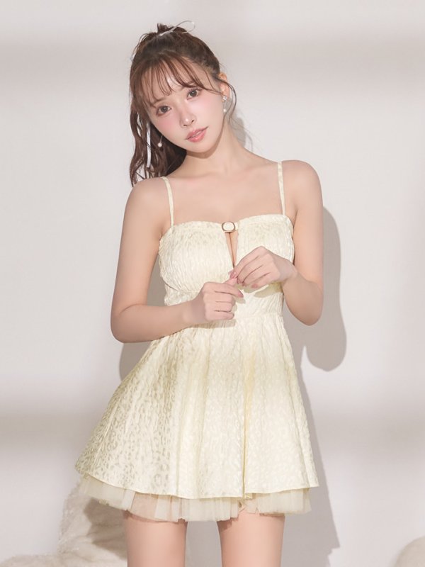 アイボリー モデル：三上悠亜　身長：159cm　着用サイズ：Sサイズ