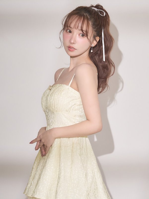 アイボリー モデル：三上悠亜　身長：159cm　着用サイズ：Sサイズ