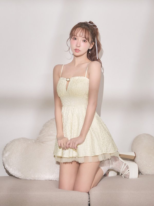 アイボリー モデル：三上悠亜　身長：159cm　着用サイズ：Sサイズ