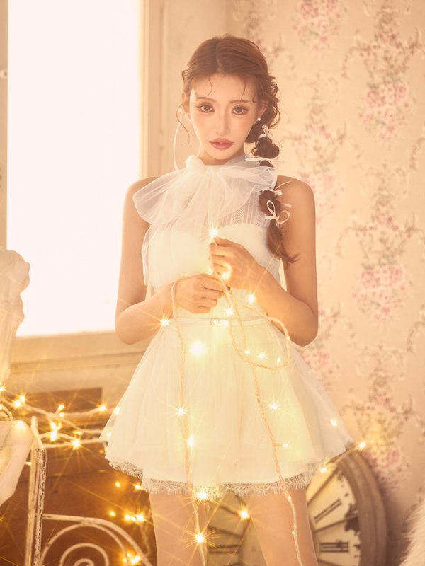 アイボリー モデル:明日花キララ 身長:162cm 着用サイズ:Sサイズ