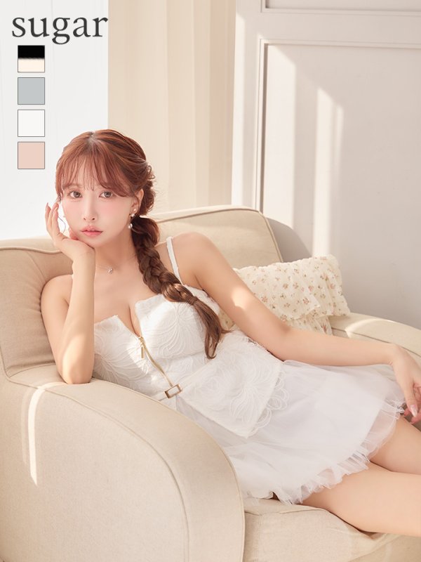 ホワイト モデル：三上悠亜　身長：159cm　着用サイズ：Sサイズ