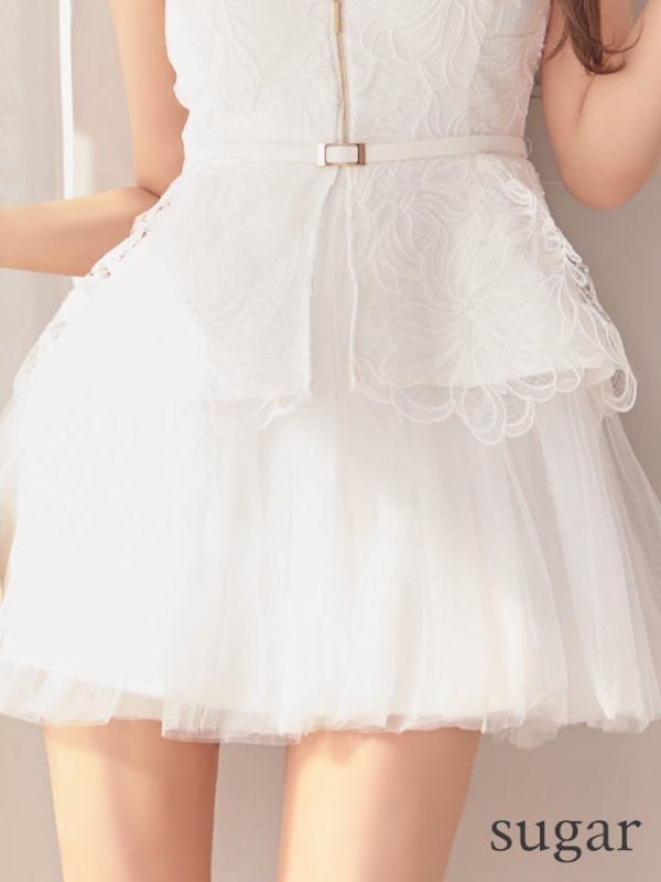 ホワイト モデル：三上悠亜　身長：159cm　着用サイズ：Sサイズ