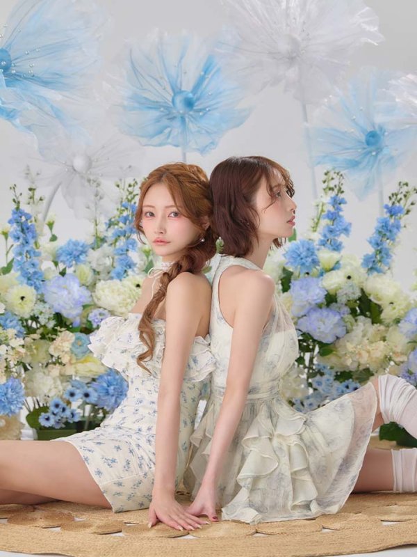 左(FM4908/ブルー) モデル：まみ　身長：161cm　着用サイズ：Sサイズ　右(FM3498/ブルー) モデル：りこ　身長：156cm　着用サイズ：Sサイズ