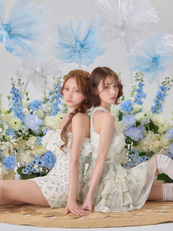 左(FM4908/ブルー) モデル：まみ　身長：161cm　着用サイズ：Sサイズ　右(FM3498/ブルー) モデル：りこ　身長：156cm　着用サイズ：Sサイズ