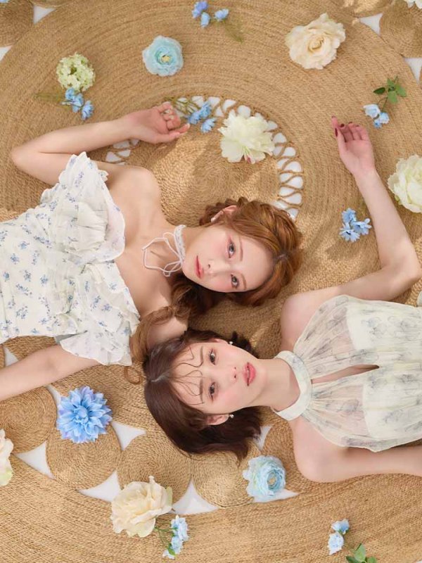 右(FM3498/ブルー) モデル：りこ　身長：156cm　着用サイズ：Sサイズ　左(FM4908/ブルー) モデル：まみ　身長：161cm　着用サイズ：Sサイズ