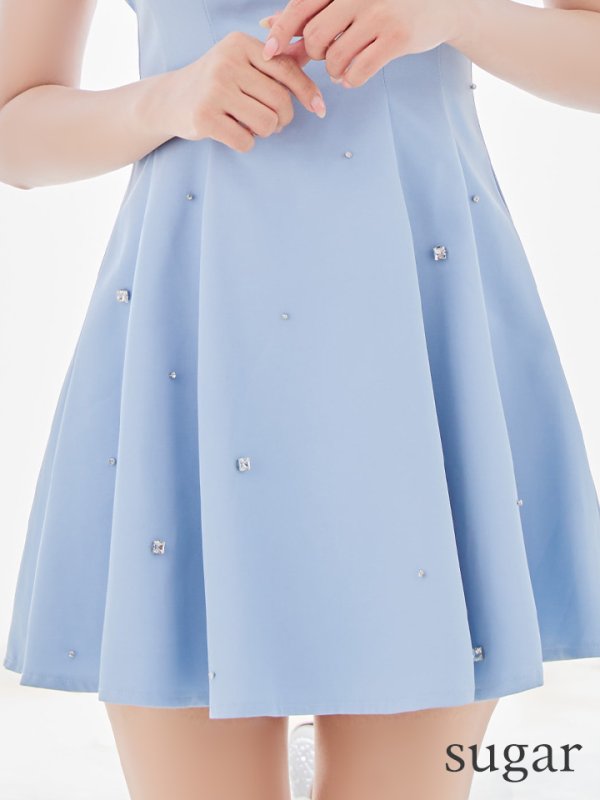 ブルー モデル:三上悠亜 身長:159cm 着用サイズ:Sサイズ