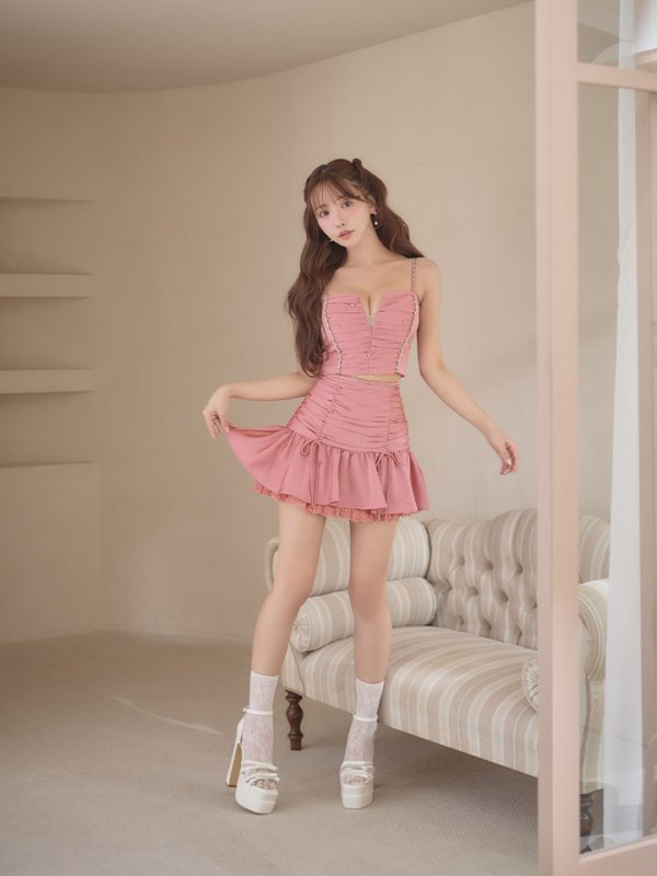 ピンク　モデル：三上悠亜　身長：159cm　着用サイズ：Sサイズ