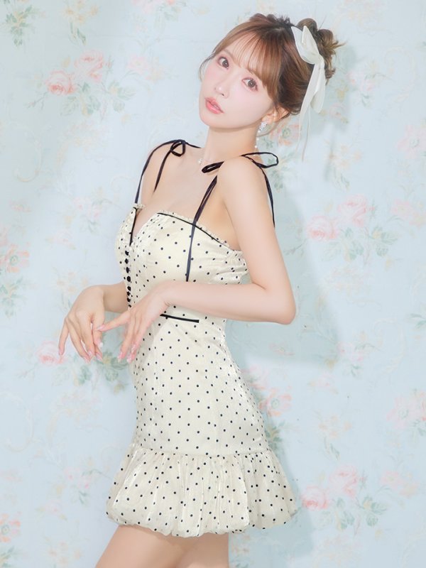 アイボリー モデル：三上悠亜　身長：159cm　着用サイズ：Sサイズ