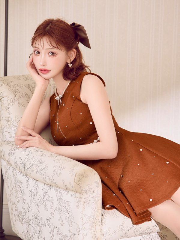 キャメル  モデル：明日花キララ　身長：162cm　着用サイズ：Sサイズ