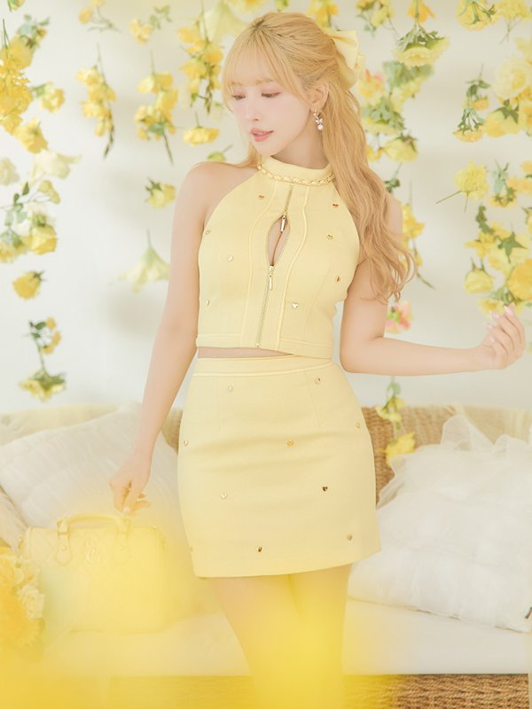 イエロー：モデル：三上悠亜　身長：159cm　着用サイズ：Sサイズ