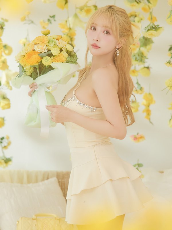 イエロー:モデル:三上悠亜 身長:159cm 着用サイズ:Sサイズ