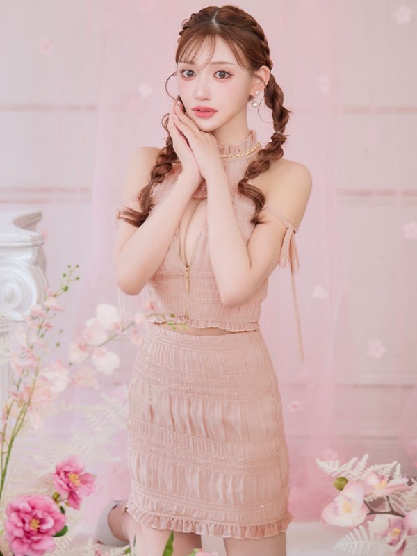 ピンク モデル：明日花キララ　身長：162cm　着用サイズ：Sサイズ