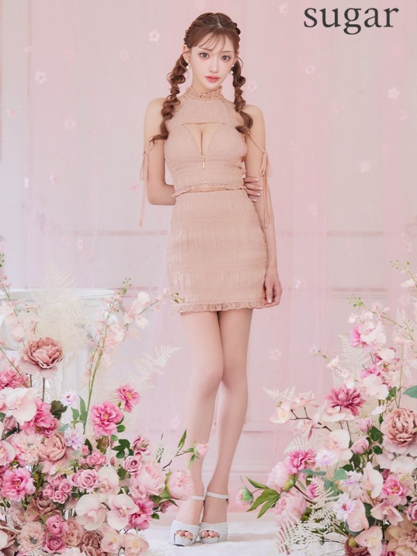 ピンク モデル：明日花キララ　身長：162cm　着用サイズ：Sサイズ