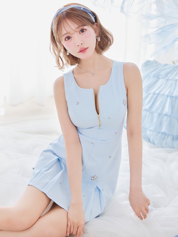 ブルー モデル:三上悠亜 身長:159cm 着用サイズ:Sサイズ