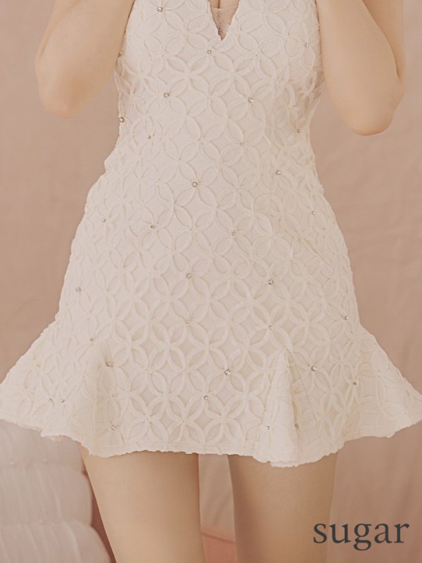 アイボリー モデル：三上悠亜　身長：159cm　着用サイズ：Sサイズ