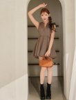 ブラウン　モデル：明日花キララ　身長：162cm　着用サイズ：Sサイズ
