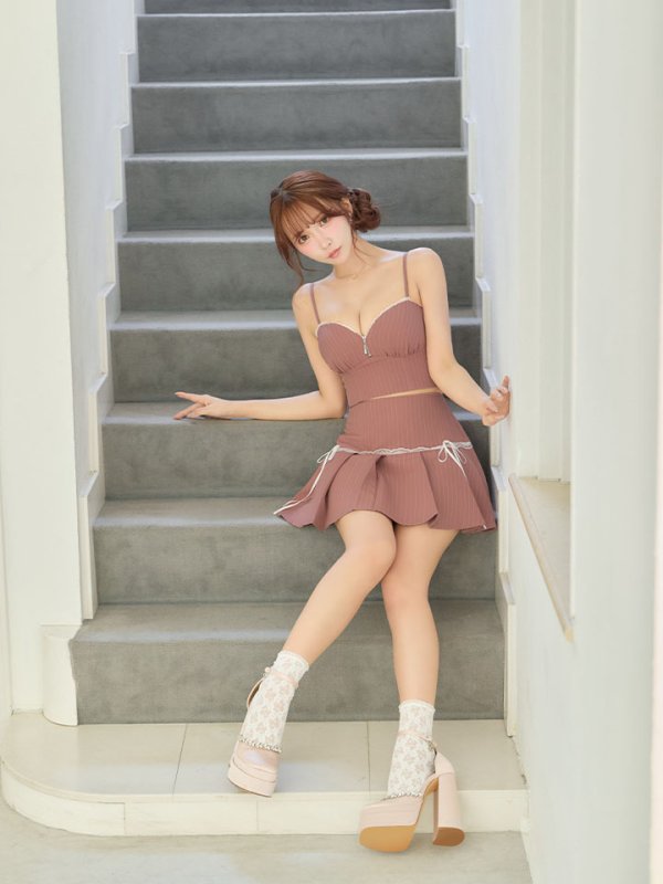 ピンク　モデル：三上悠亜　身長：159cm　着用サイズ：Sサイズ