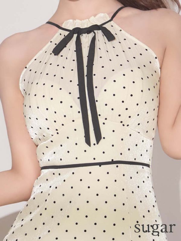 アイボリー　モデル：三上悠亜　身長：159cm　着用サイズ：Sサイズ