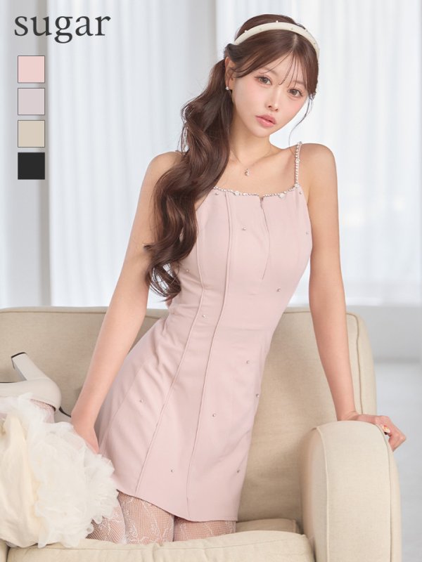 ピンクベージュ　モデル：かな　着用サイズ：Sサイズ