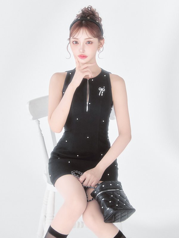 ブラック モデル:明日花キララ 身長:162cm 着用サイズ:Sサイズ