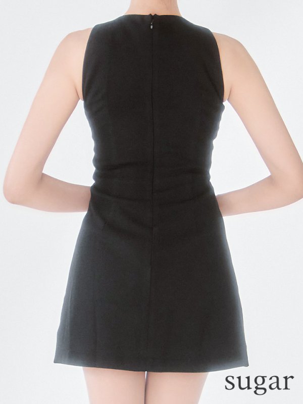 ブラック モデル:明日花キララ 身長:162cm 着用サイズ:Sサイズ