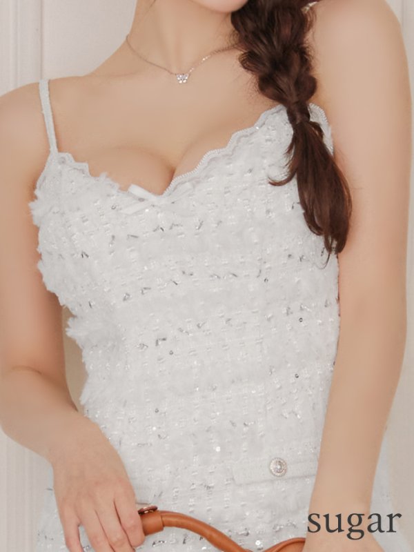 ホワイト モデル：ももか　身長：156cm　着用サイズ：Sサイズ