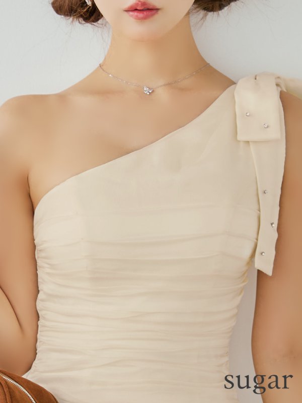 アイボリー モデル：三上悠亜　身長：159cm　着用サイズ：Sサイズ