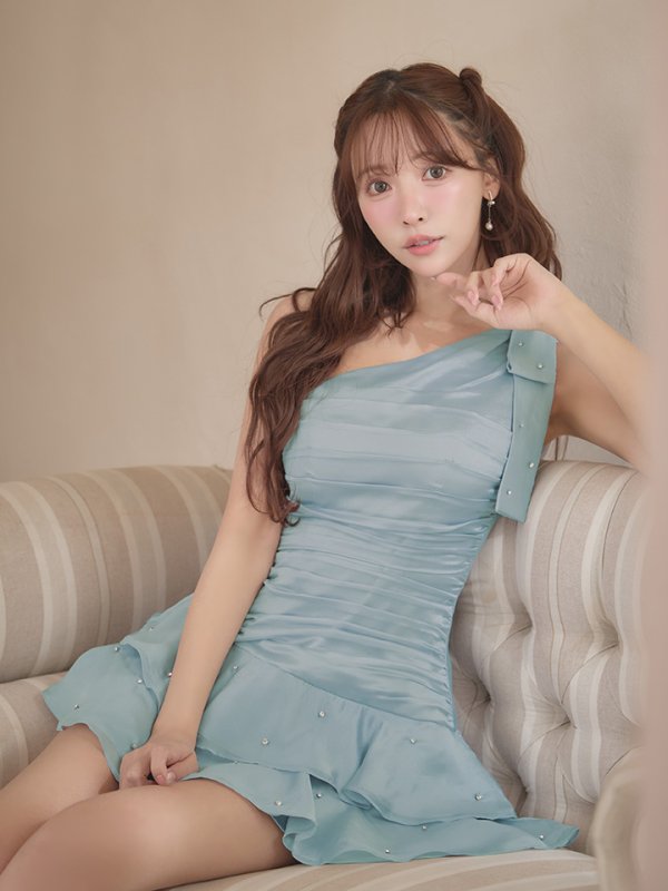 ブルーグレー モデル：三上悠亜　身長：159cm　着用サイズ：Sサイズ