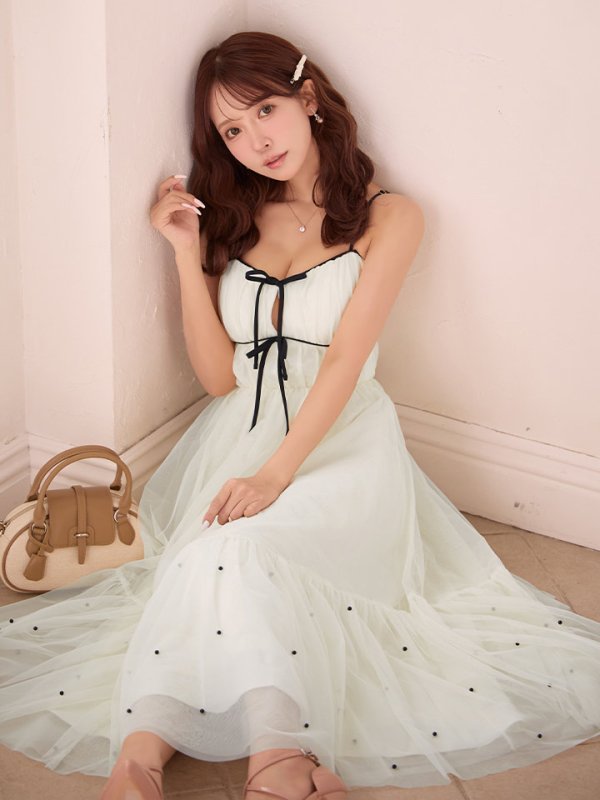 アイボリー　モデル：三上悠亜　身長：159cm　着用サイズ：Sサイズ