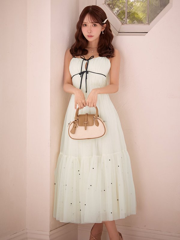 アイボリー　モデル：三上悠亜　身長：159cm　着用サイズ：Sサイズ