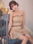 ベージュ　モデル：三上悠亜　身長：159cm　着用サイズ：Sサイズ