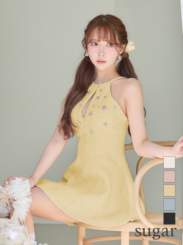 イエロー　モデル：三上悠亜　身長：159cm　着用サイズ：Sサイズ