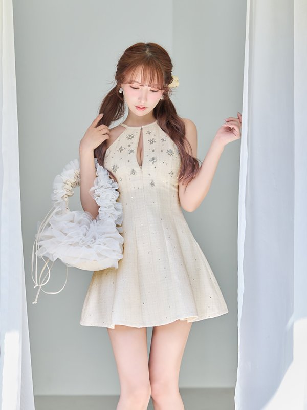 アイボリー　モデル：三上悠亜　身長：159cm　着用サイズ：Sサイズ