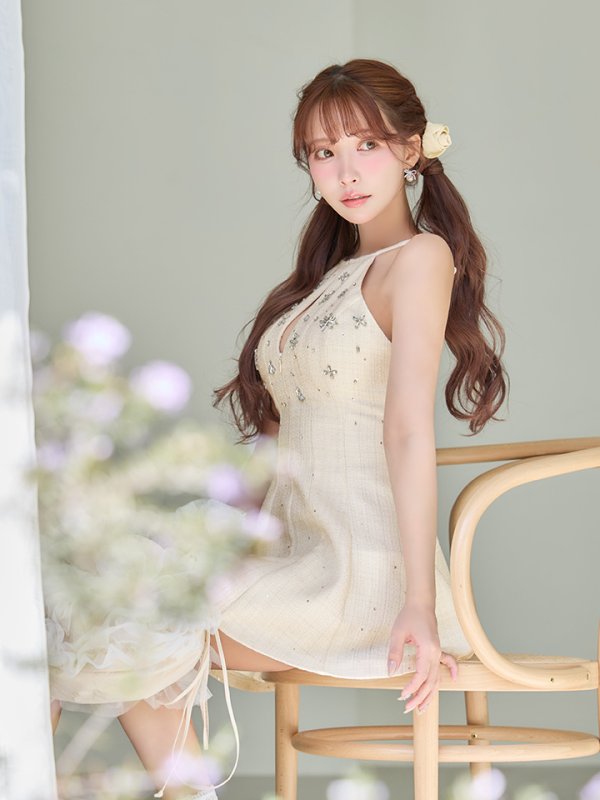 アイボリー　モデル：三上悠亜　身長：159cm　着用サイズ：Sサイズ