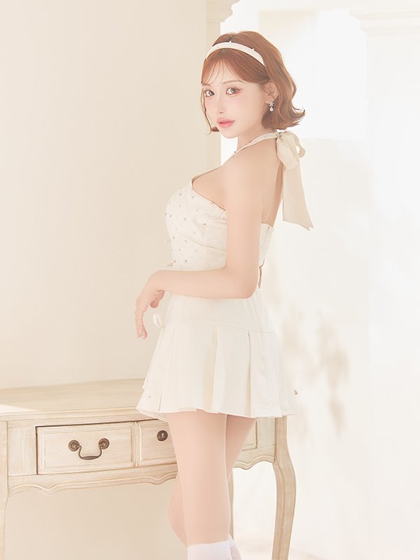 アイボリー モデル：明日花キララ　身長：162cm 着用サイズ：Sサイズ