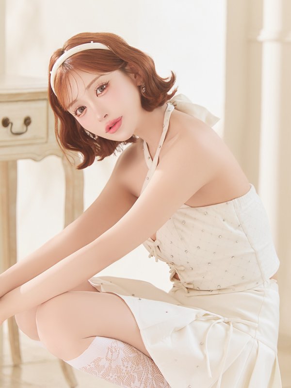 アイボリー モデル：明日花キララ　身長：162cm 着用サイズ：Sサイズ